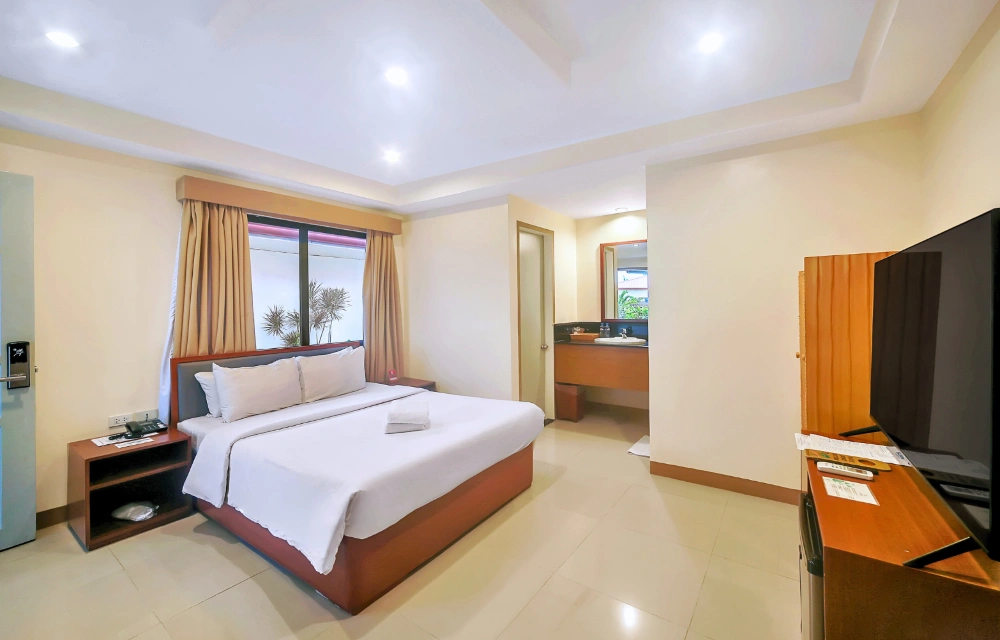 3-Bedroom Villa with Whirlpool