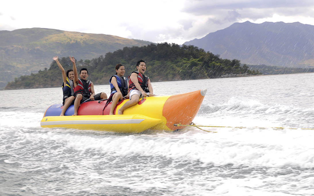 BANANA BOAT